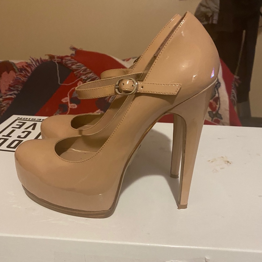 Nude pumps. Madonna H&M collection